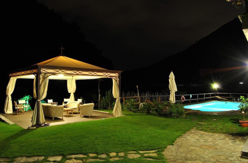 Le Macine Del Confluente Bed & Breakfast Бадалуко Екстериор снимка